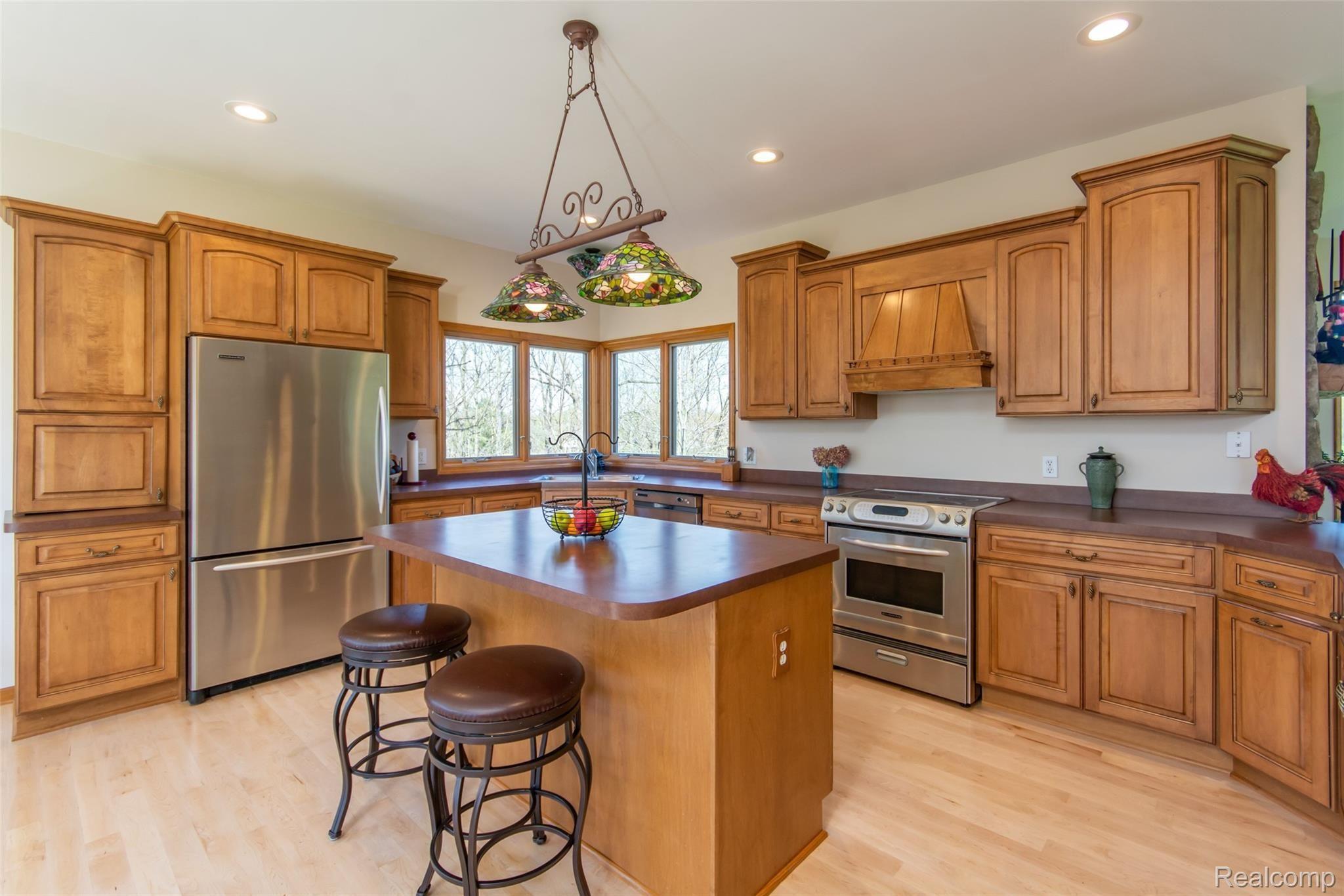 2002 West Ray Road Fenton, MI 48430 - Photo 7 of 31 DSC_1584enf.jpg
