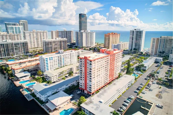 $2,450 | 3161 South Ocean Drive, Unit 1201, Hallandale Beach, FL 33009