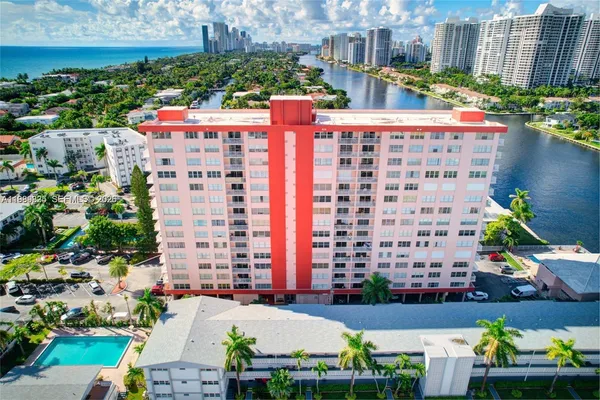 $2,450 | 3161 South Ocean Drive, Unit 1201, Hallandale Beach, FL 33009