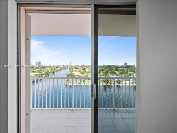 $2,350 | 3161 South Ocean Drive, Unit 1201, Hallandale Beach, FL 33009