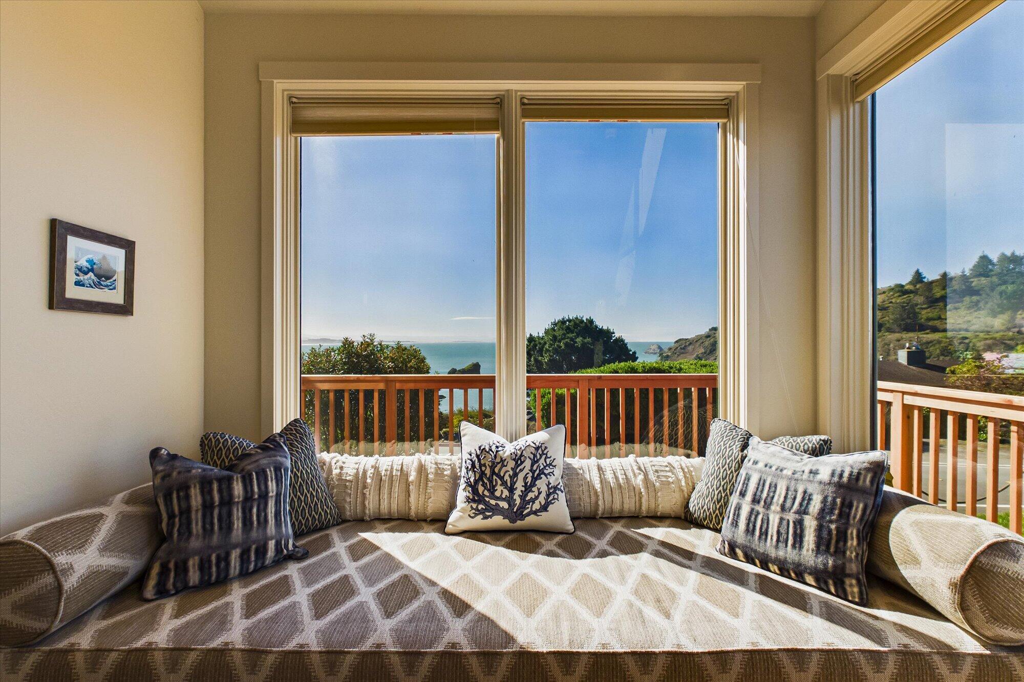 730 Edwards Street Trinidad, CA 95570 - Photo 10 of 73 Cozy window seat in living room