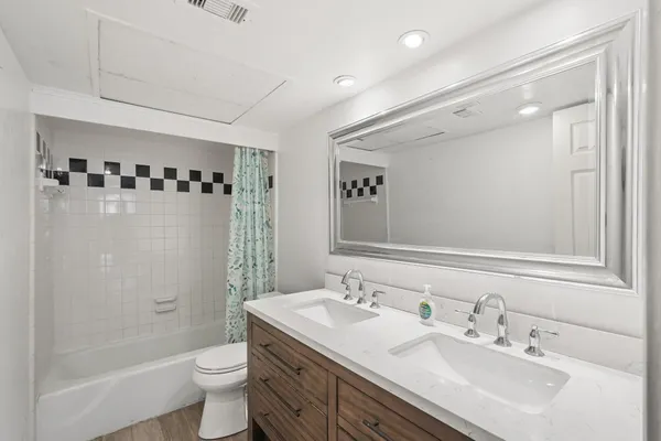 $1,150 | 4637 Wild Indigo Street, Unit 492, Houston, TX 77027