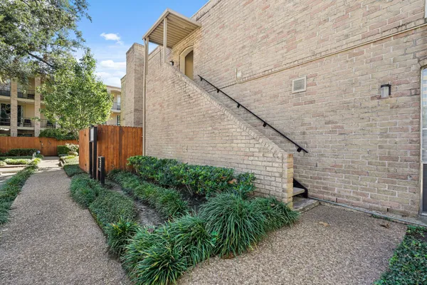 $1,150 | 4637 Wild Indigo Street, Unit 492, Houston, TX 77027