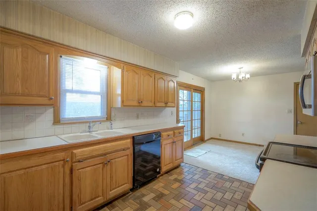 $279,000 | 12122 West 92nd Street, Lenexa, KS 66215