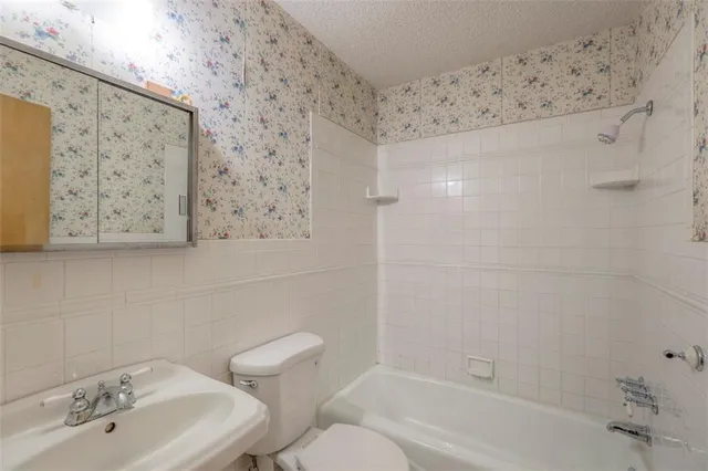 $279,000 | 12122 West 92nd Street, Lenexa, KS 66215