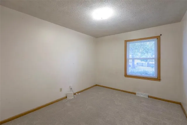 $279,000 | 12122 West 92nd Street, Lenexa, KS 66215