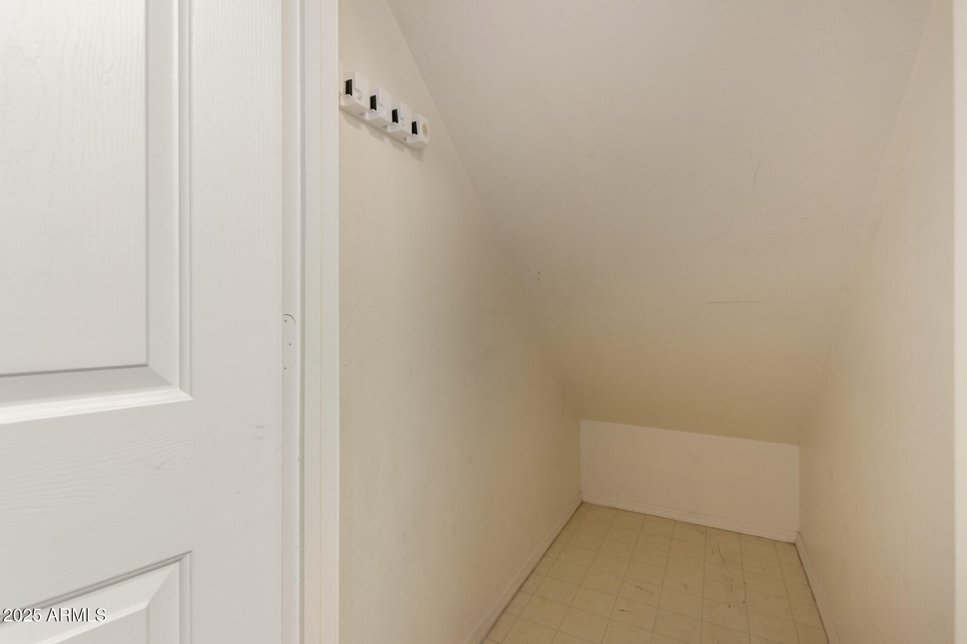 1284 North Conner Avenue Gilbert, AZ 85209 - Photo 35 of 45 a view of small space