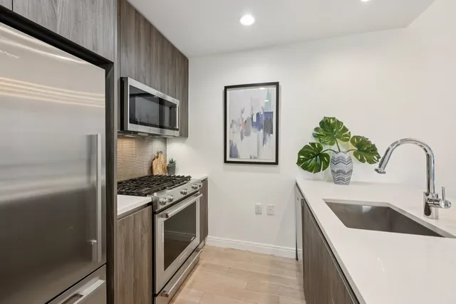 $725,000 | 160 1st Street, Unit 1013, Jersey City, NJ 07302