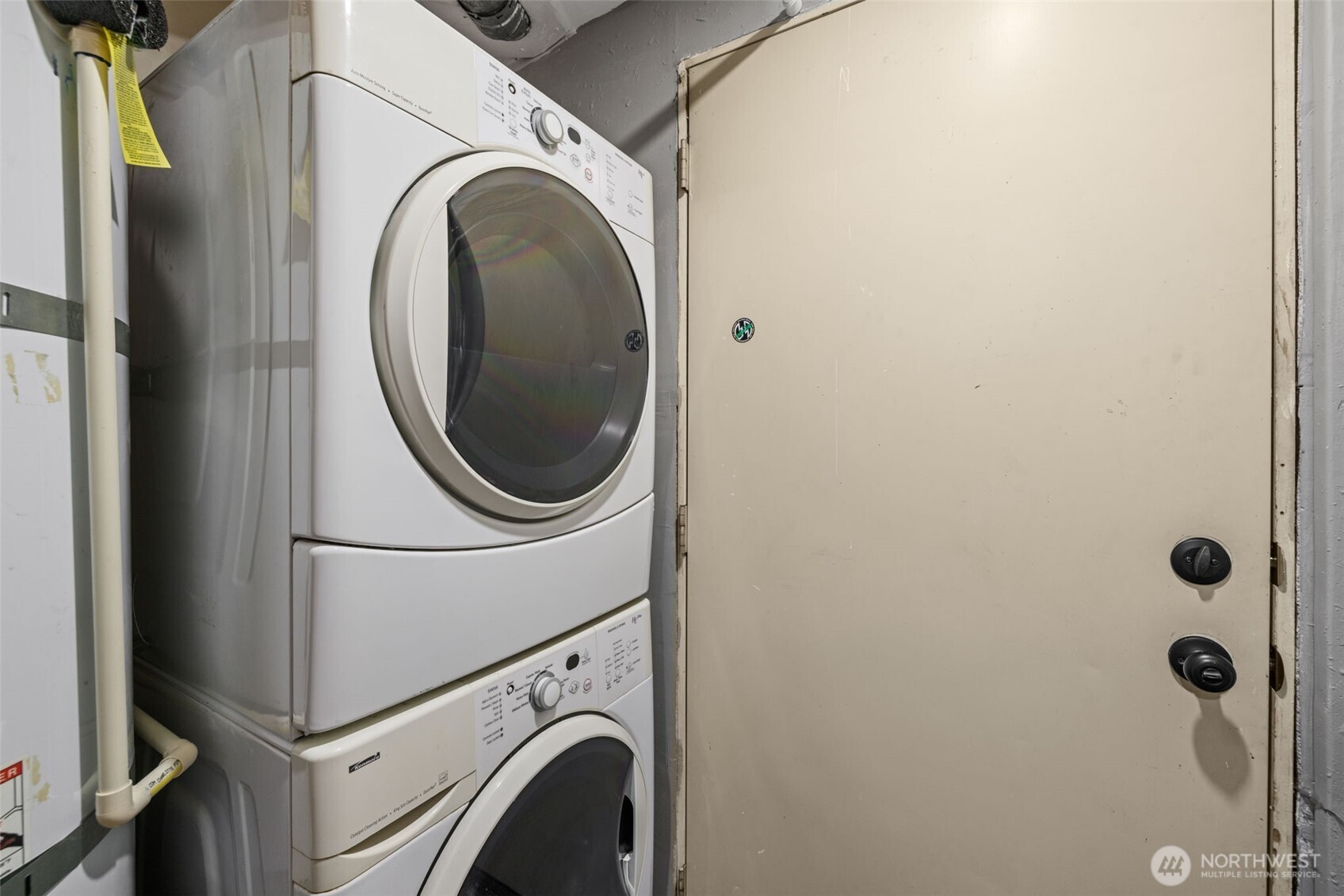 21641 Southeast 266th Street Maple Valley, WA 98038 - Photo 30 of 40 a utility room with dryer and washer