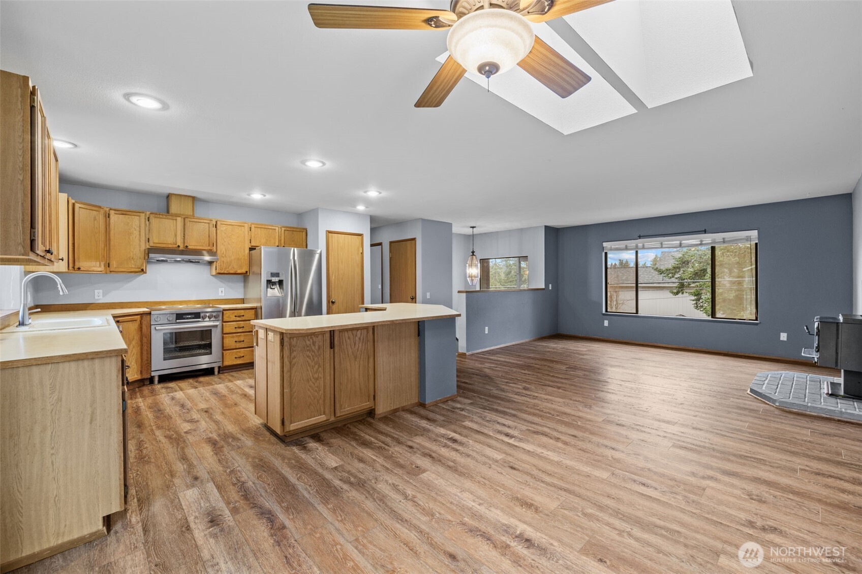 21641 Southeast 266th Street Maple Valley, WA 98038 - Photo 9 of 40