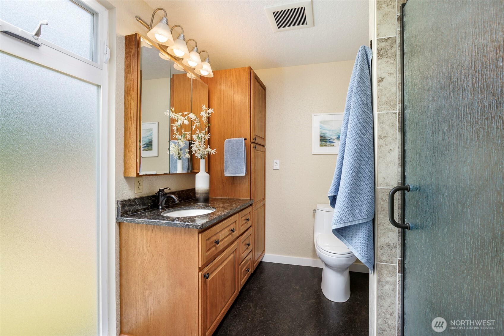 10152 Northeast 204th Street Bothell, WA 98011 - Photo 12 of 34