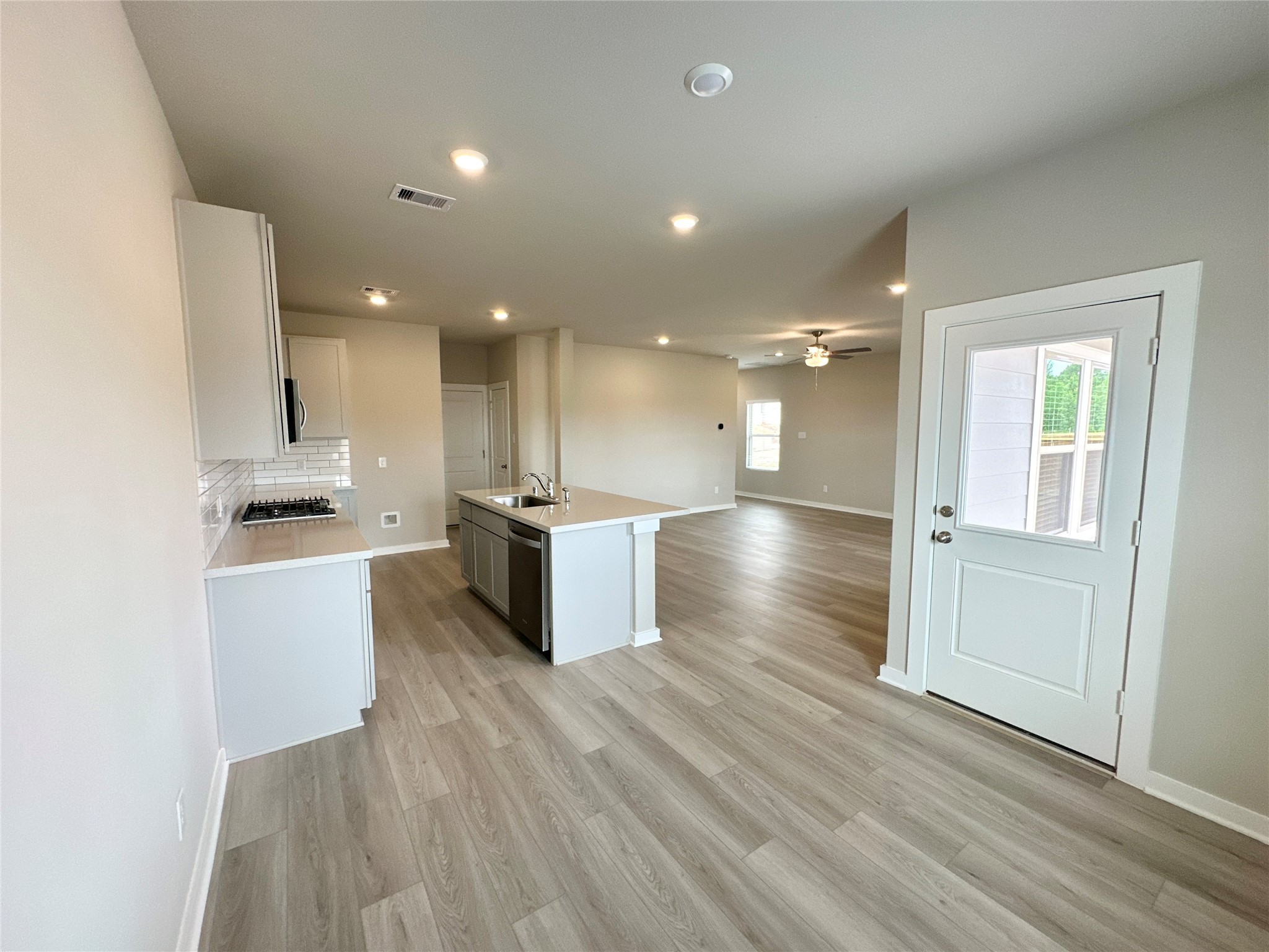 12198 Ridge Top Drive Conroe, TX 77304 - Photo 7 of 27 So much space and natural light.