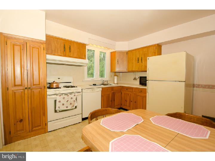 71 Arbor Road Churchville, PA 18966 - Photo 8 of 25 Kitchen