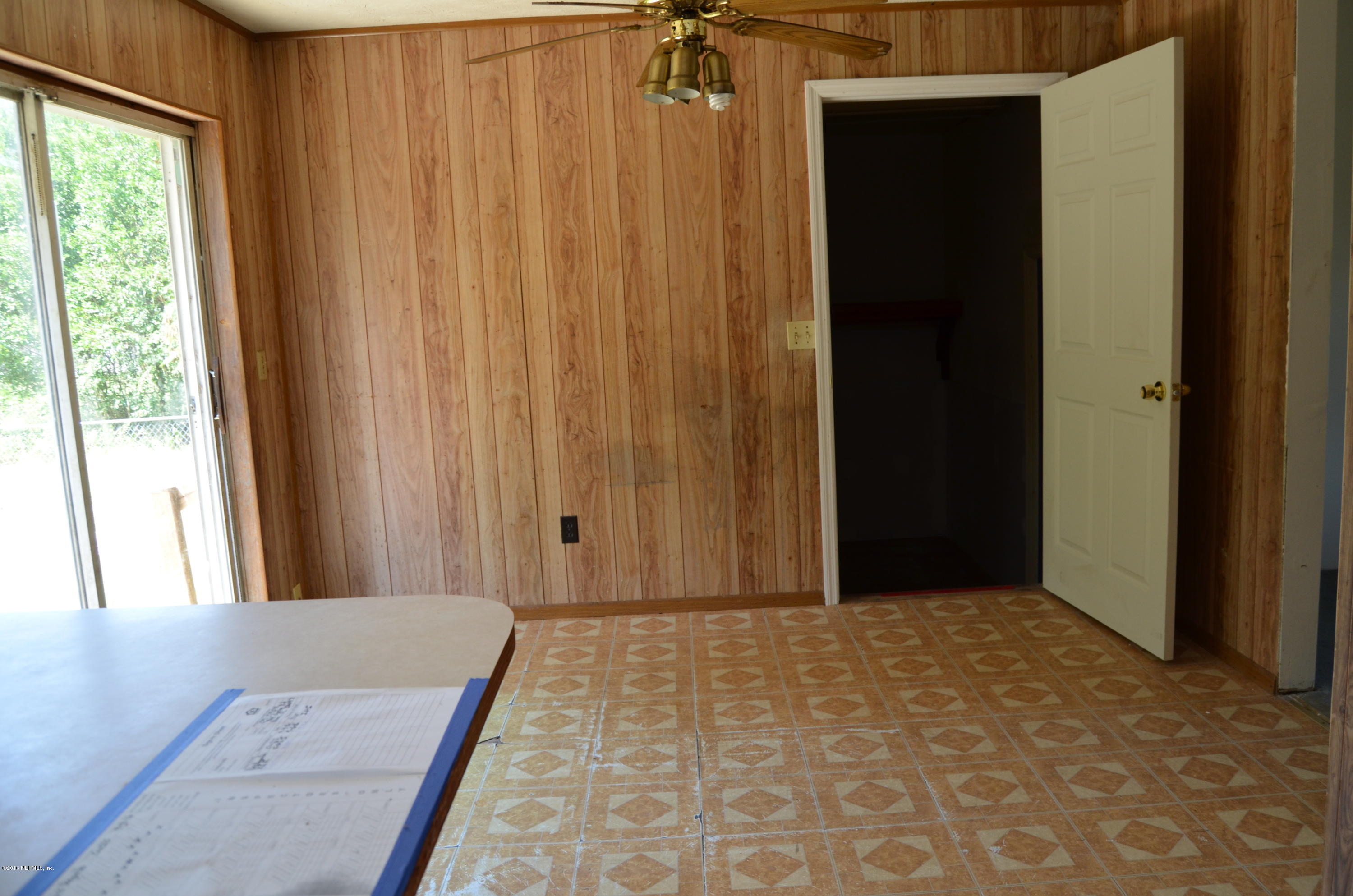 96633 Chester Road Yulee, FL 32097 - Photo 15 of 17 a view of a hallway