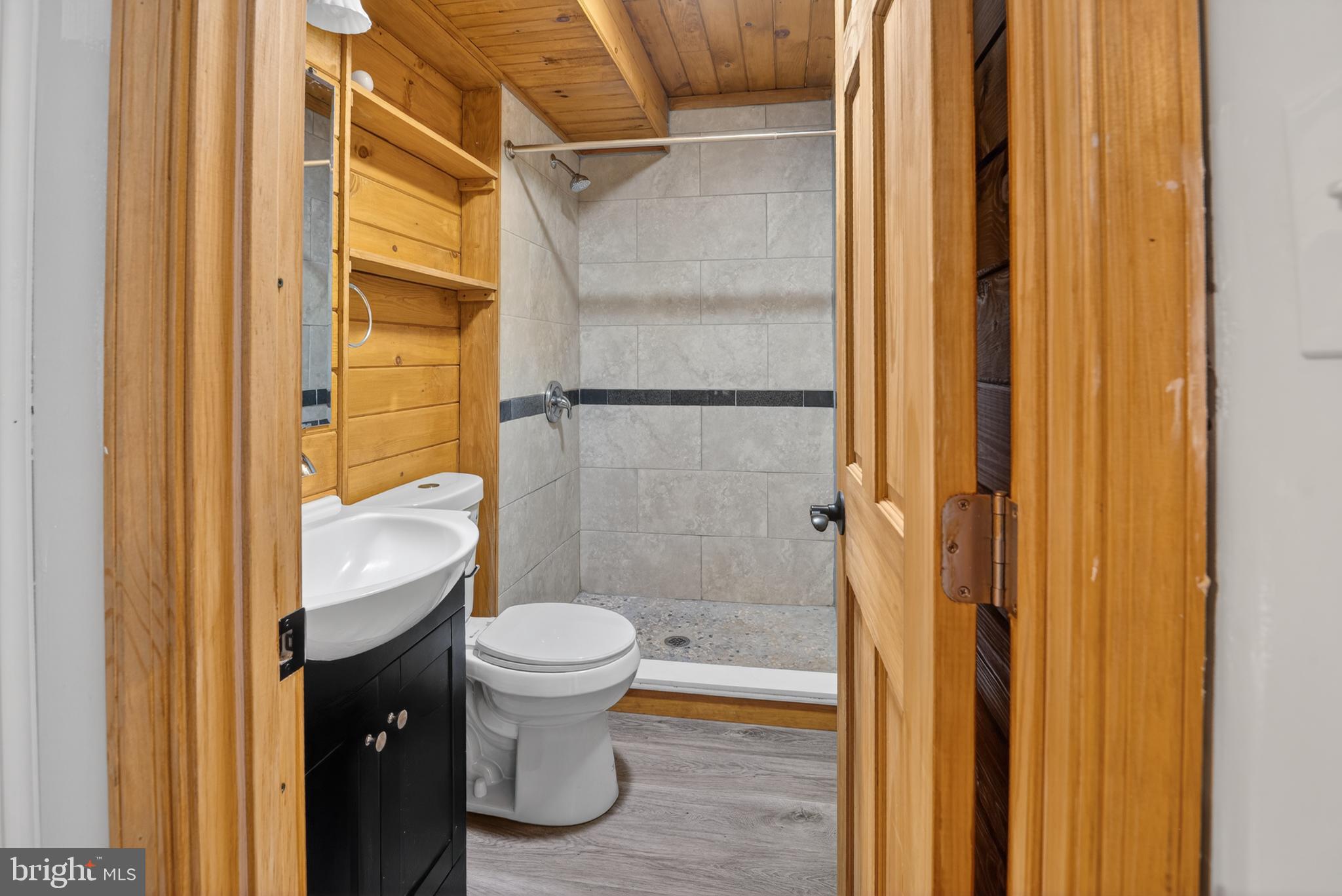 607 Overhill Drive Edgewater, MD 21037 - Photo 25 of 35 Lower level bath