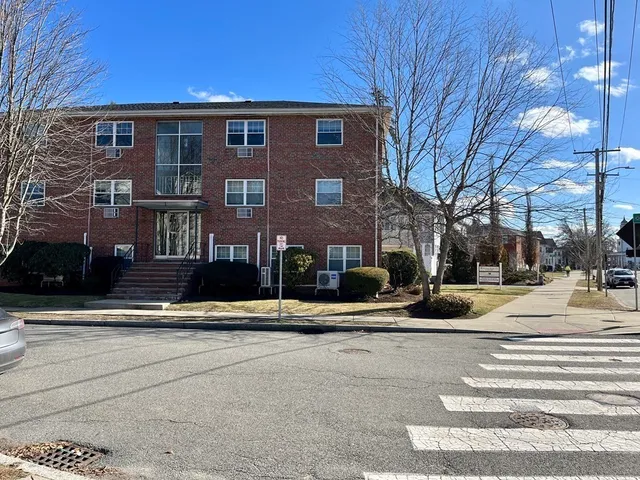 $2,300 | 1 Wyman Street, Unit 5, Arlington, MA 02474