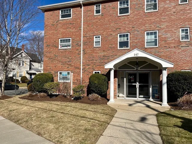 $2,300 | 1 Wyman Street, Unit 5, Arlington, MA 02474