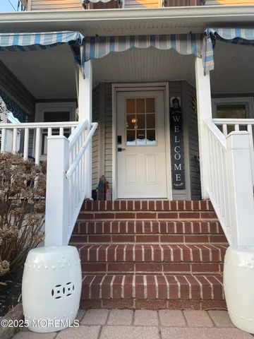 a view of house with outdoor space