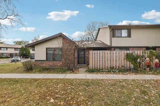 $169,000 | 7344 Country Creek Way, Unit 8, Downers Grove, IL 60516