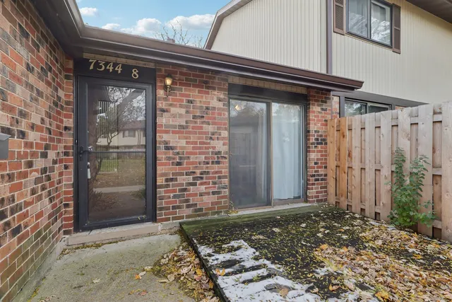 $169,000 | 7344 Country Creek Way, Unit 8, Downers Grove, IL 60516