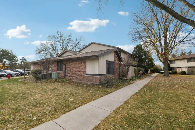 $169,000 | 7344 Country Creek Way, Unit 8, Downers Grove, IL 60516