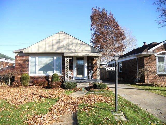 9723 Rosedale.JPG