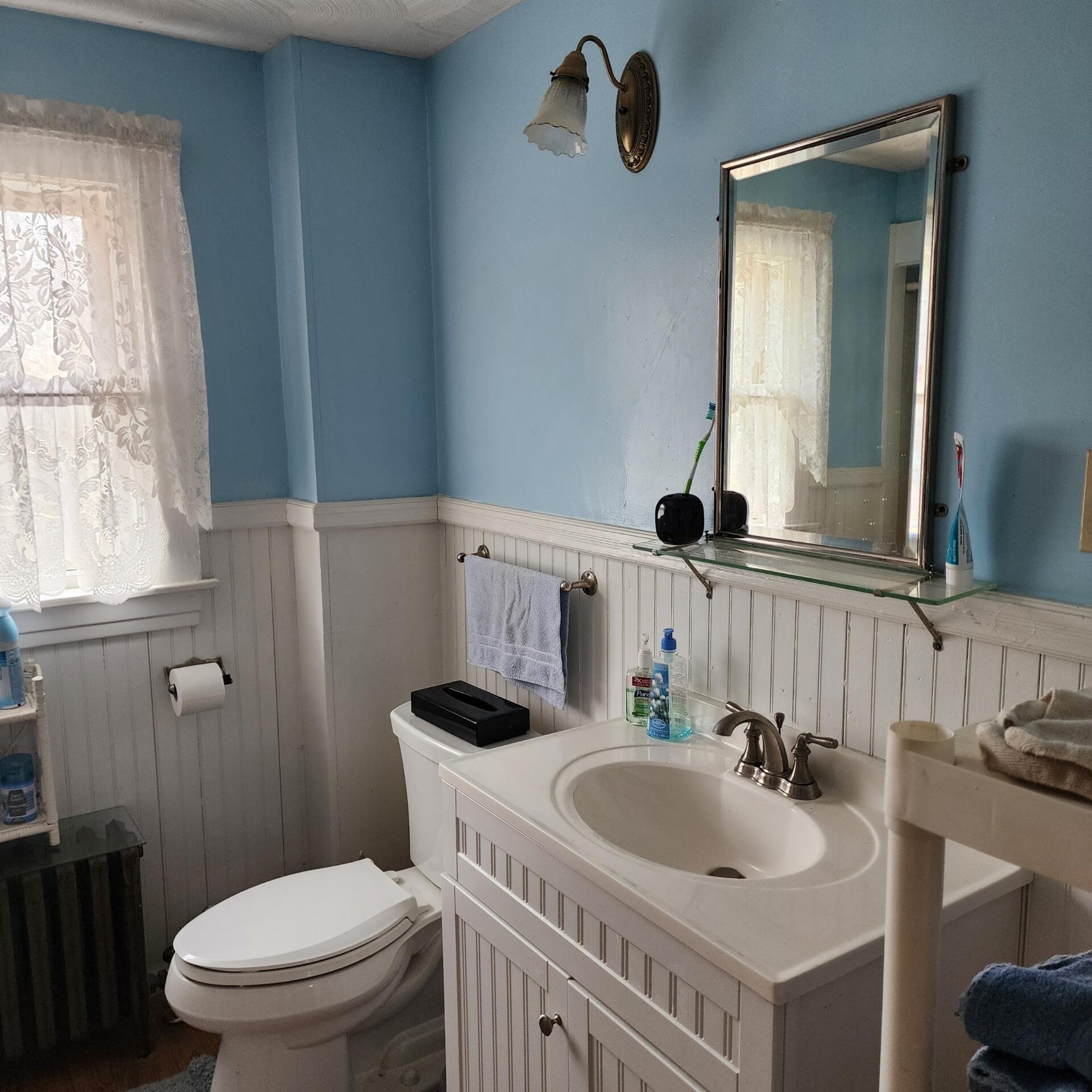 120 Cape Neddick Road York, ME 03909 - Photo 4 of 19 IMG_20240504_193643 (7)