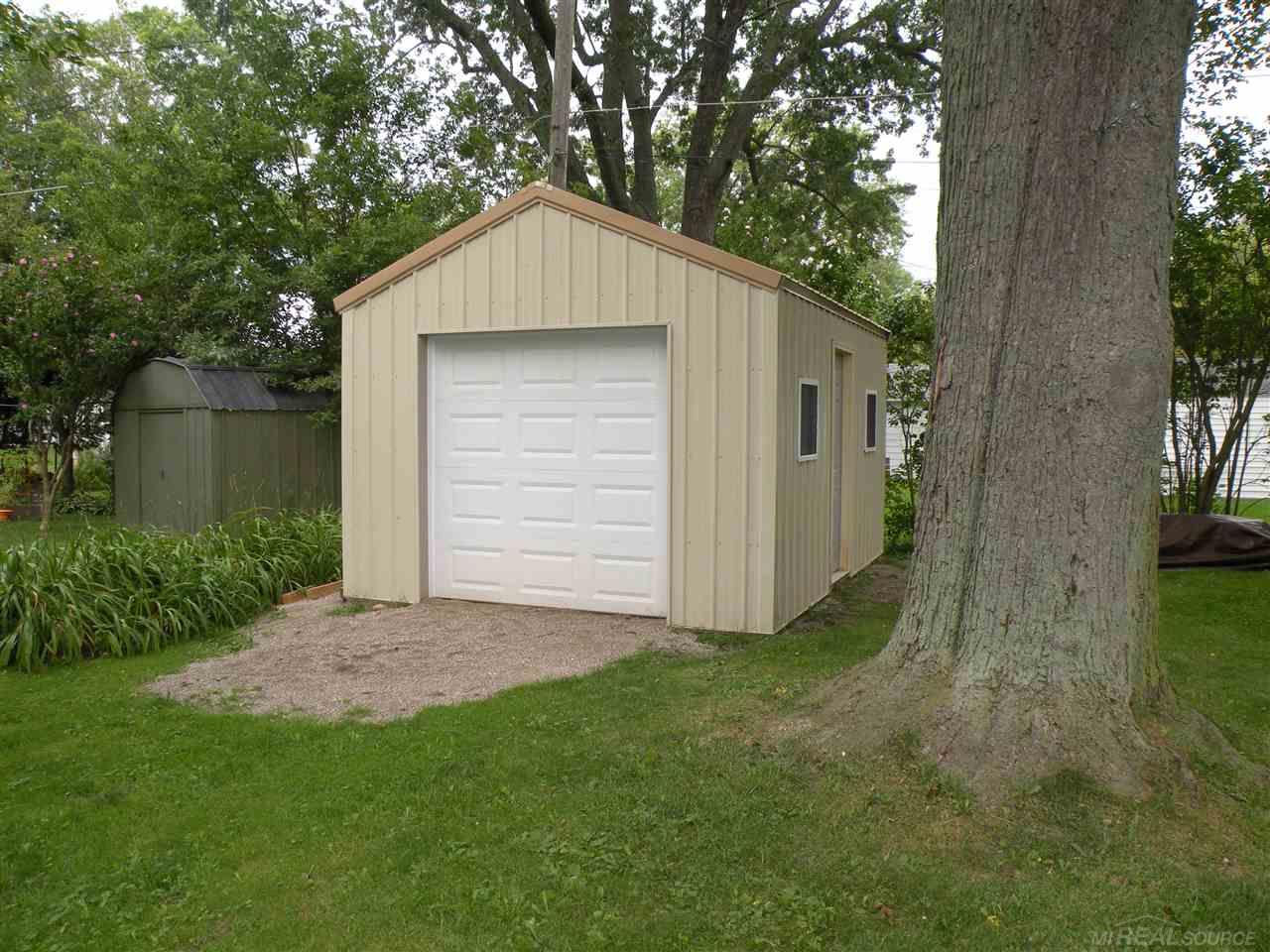 6984 Emerson Road Lexington, MI 48450 - Photo 15 of 18 31329567-14.JPG