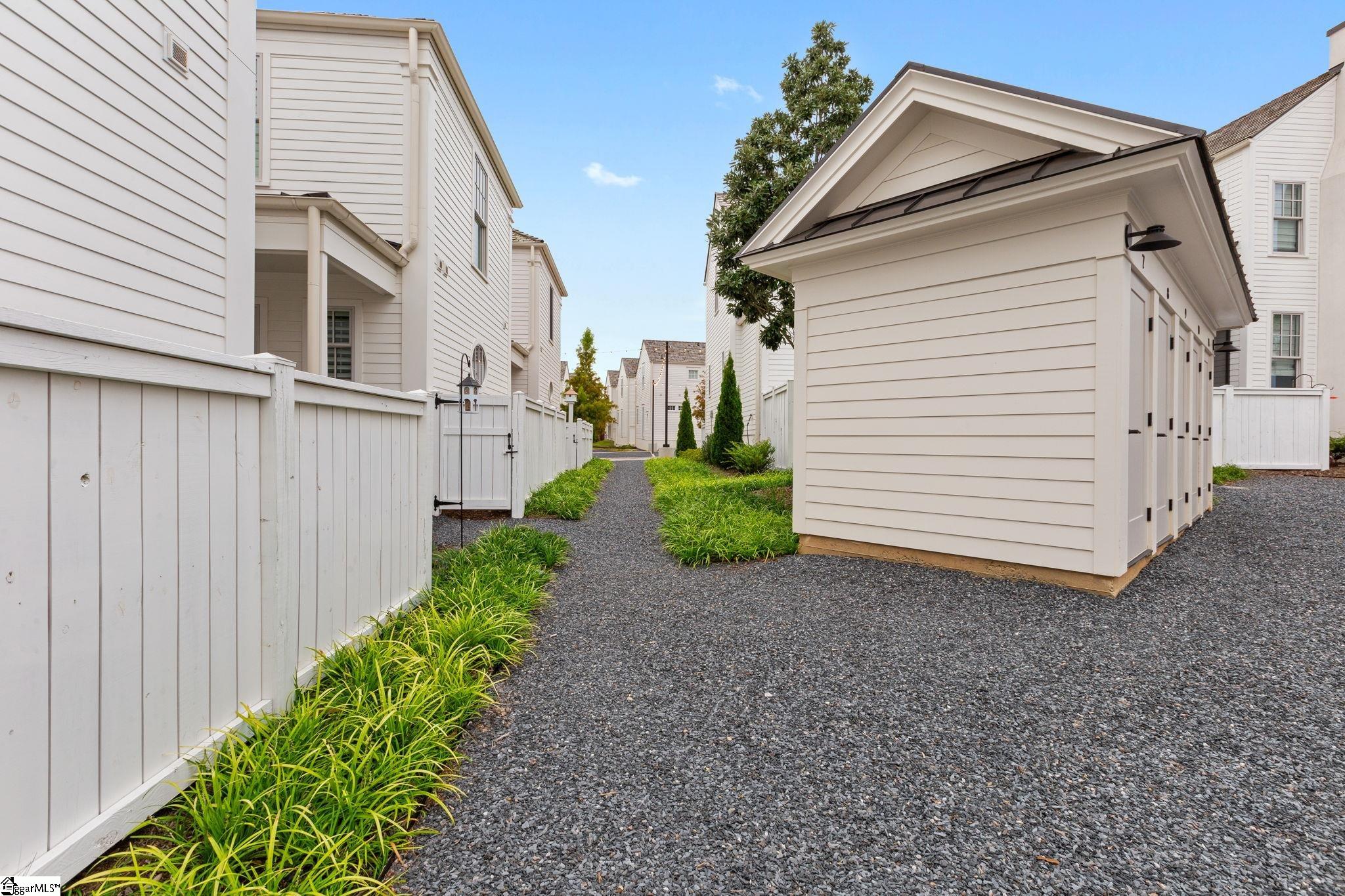 205 Bowman Road Greenville, SC 29615 - Photo 16 of 41