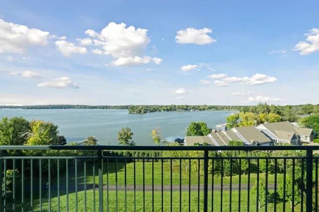 $519,000 | 4100 Spring Street, Unit 211, Spring Park, MN 55384