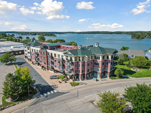 $519,000 | 4100 Spring Street, Unit 211, Spring Park, MN 55384