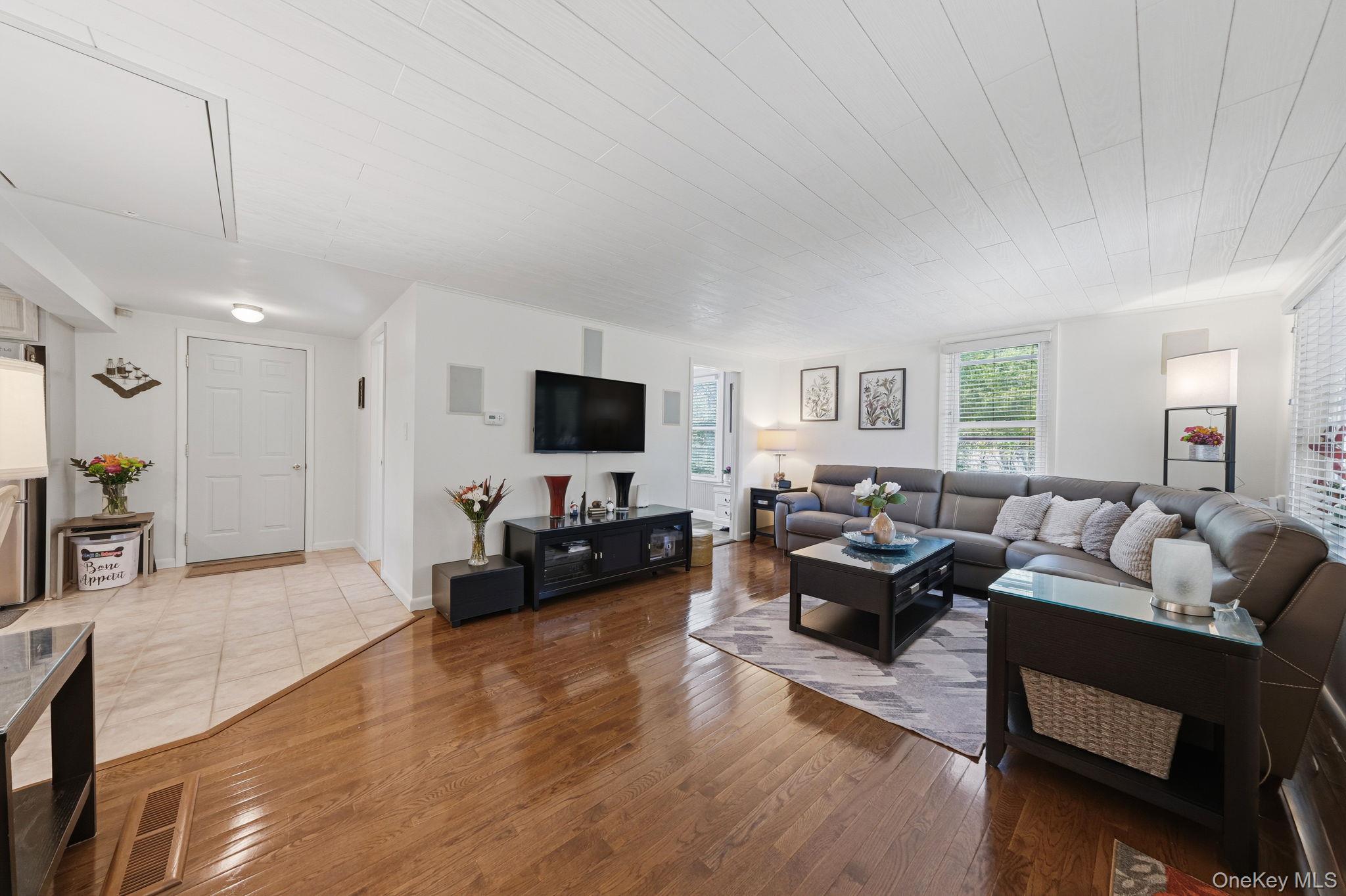 50 Rocky Point Road Middle Island, NY 11953 - Photo 9 of 28