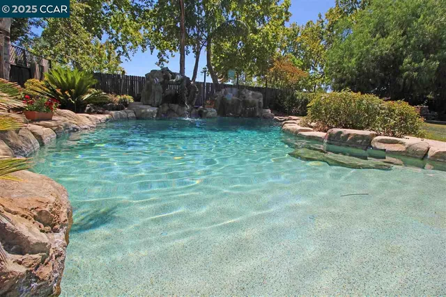 $975,000 | 1162 Seabreeze Court, Brentwood, CA 94513