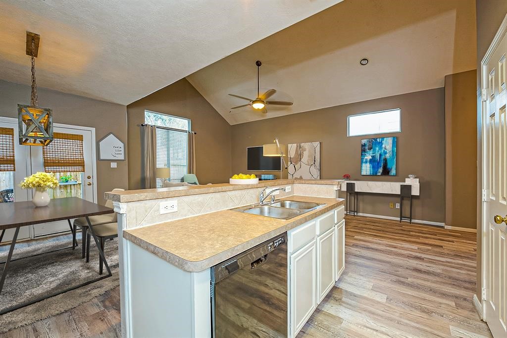 18923 Crescent Fountain Road Spring, TX 77388 - Photo 10 of 27 Great for entertaining