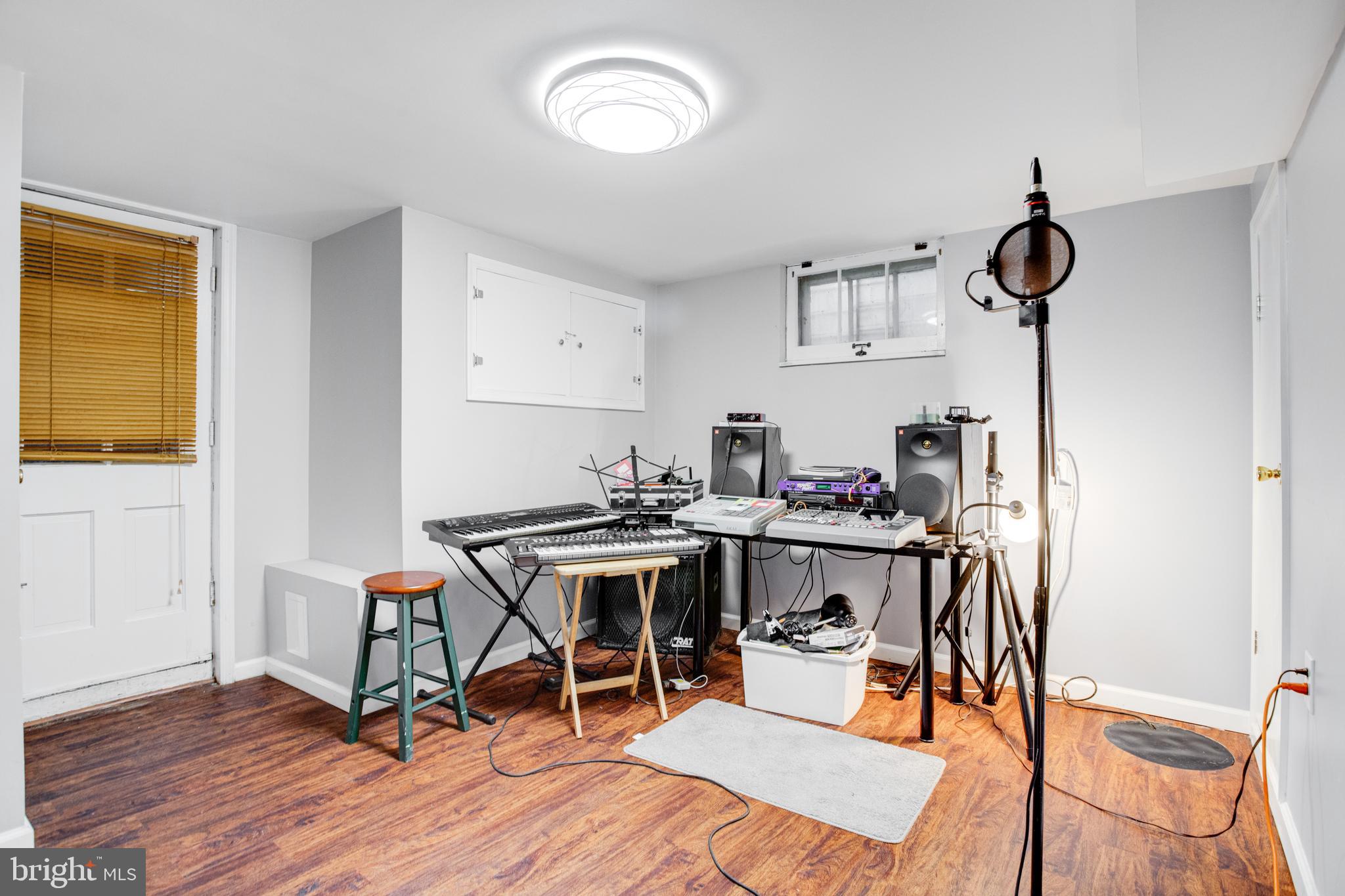 4210 Kelway Road Baltimore, MD 21218 - Photo 23 of 30 Hobby Room with vinyl flooring!