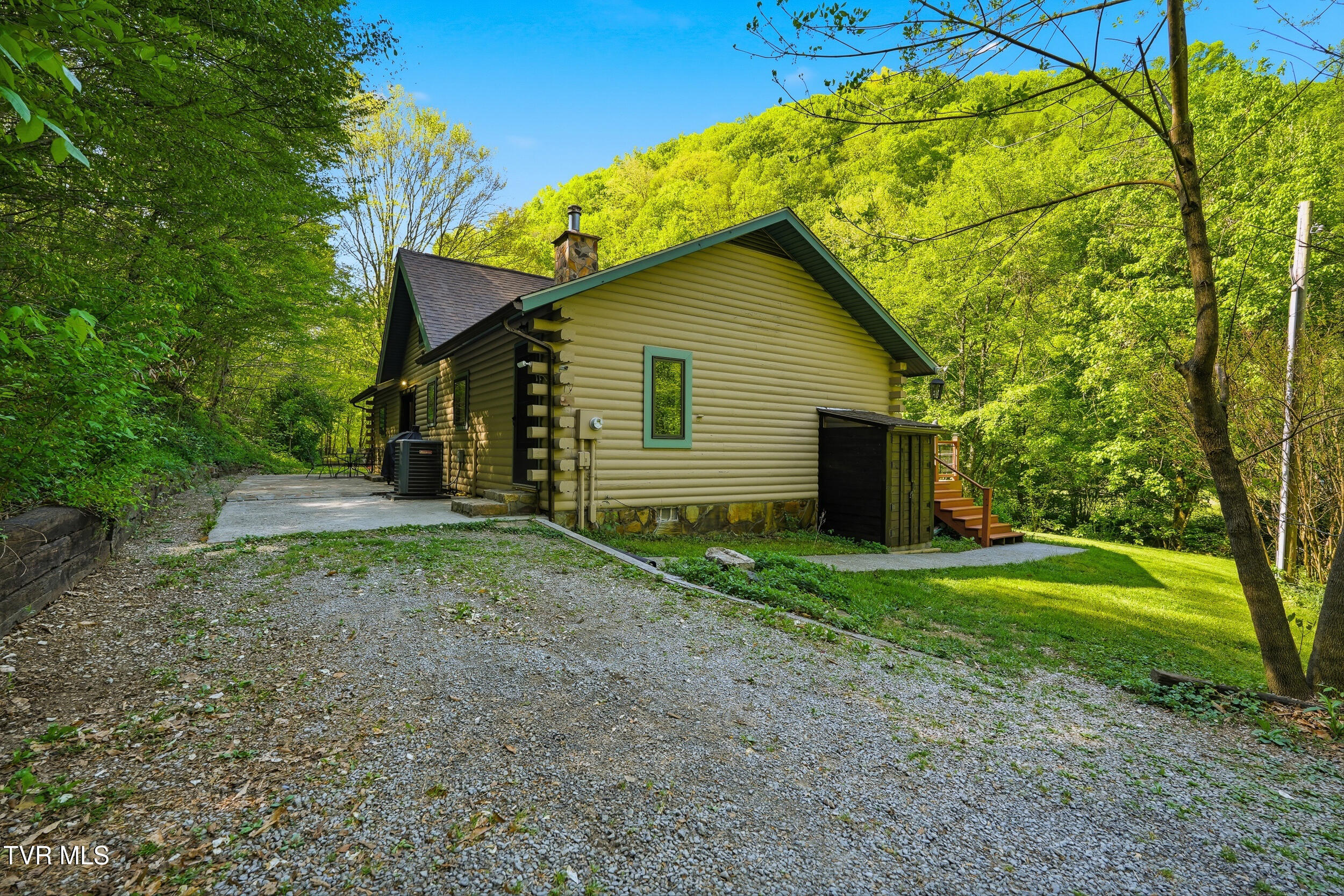 2235 Wampler Hollow Road Big Stone Gap, VA 24219 - Photo 53 of 84 DRIVEWAY