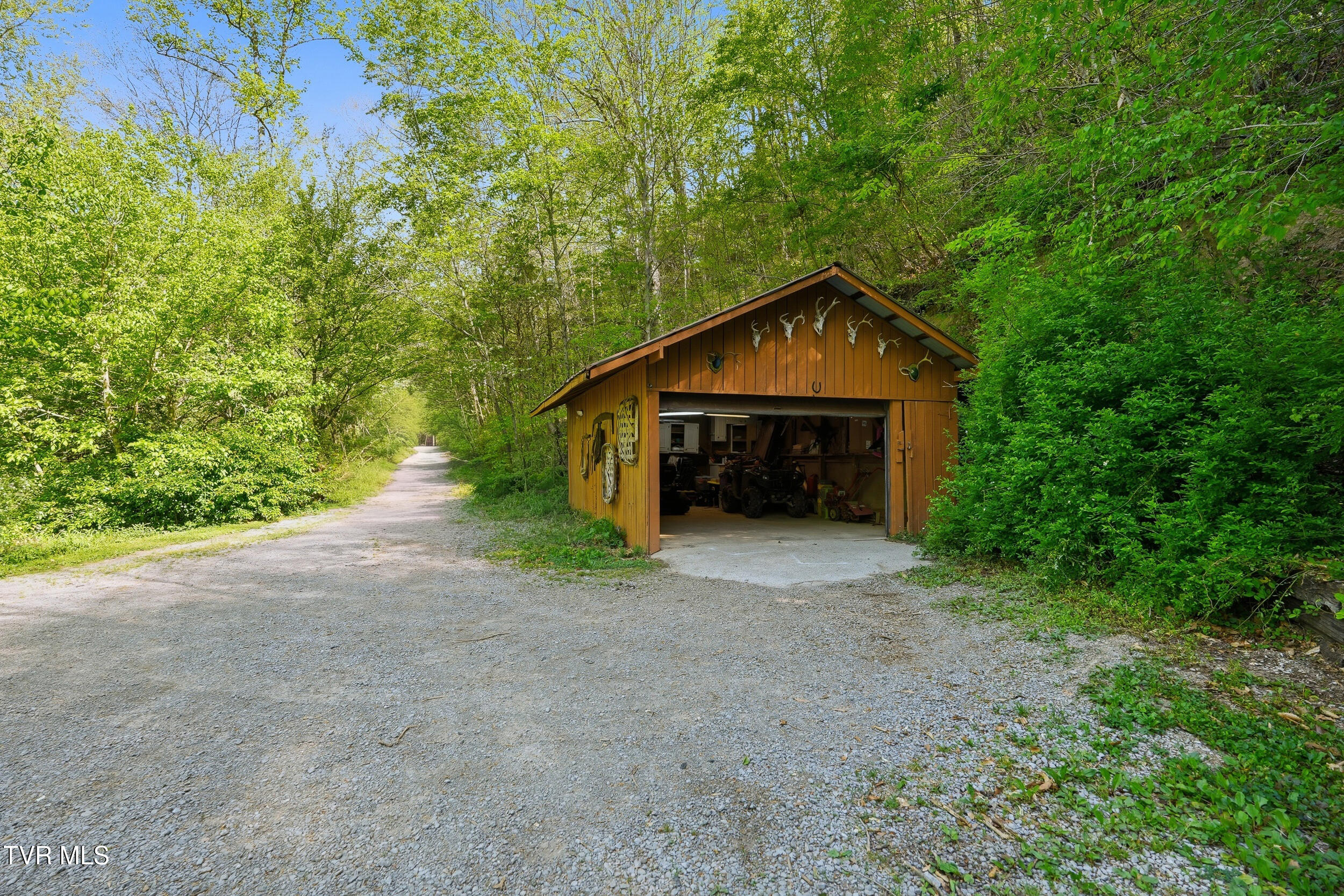 2235 Wampler Hollow Road Big Stone Gap, VA 24219 - Photo 6 of 84 GARAGE
