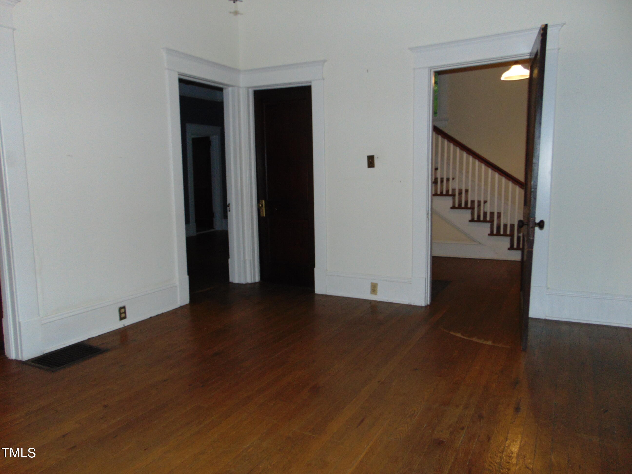 215 Woodburn Road Raleigh, NC 27605 - Photo 24 of 58 DSC02920