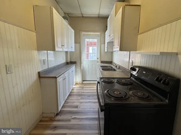 $1,500 | 554 East High Street, Pottstown, PA 19464