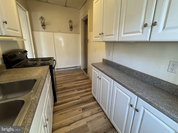 $1,500 | 554 East High Street, Pottstown, PA 19464