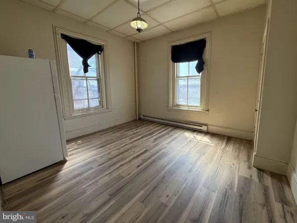 $1,500 | 554 East High Street, Pottstown, PA 19464