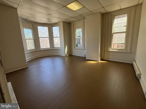 $1,500 | 554 East High Street, Pottstown, PA 19464