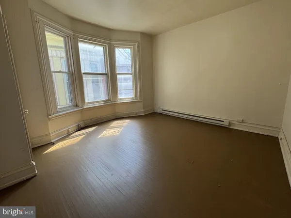 $1,500 | 554 East High Street, Pottstown, PA 19464