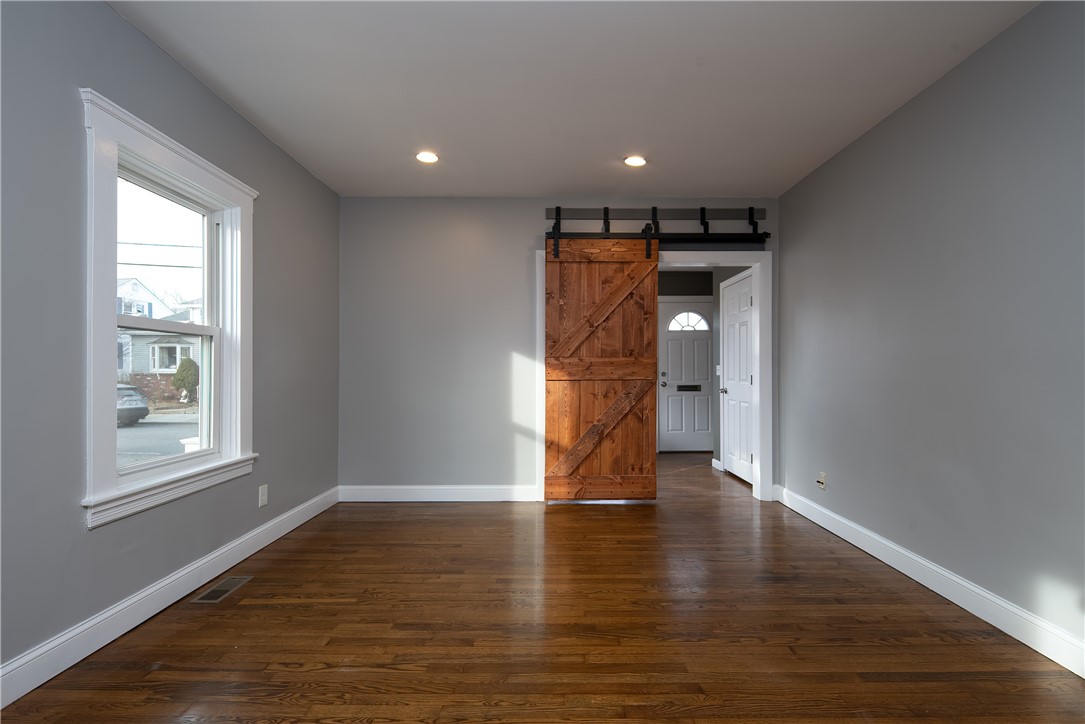 37 Windsor Road Pawtucket, RI 02861 - Photo 14 of 37