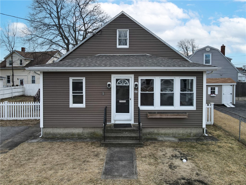 37 Windsor Road Pawtucket, RI 02861 - Photo 2 of 37