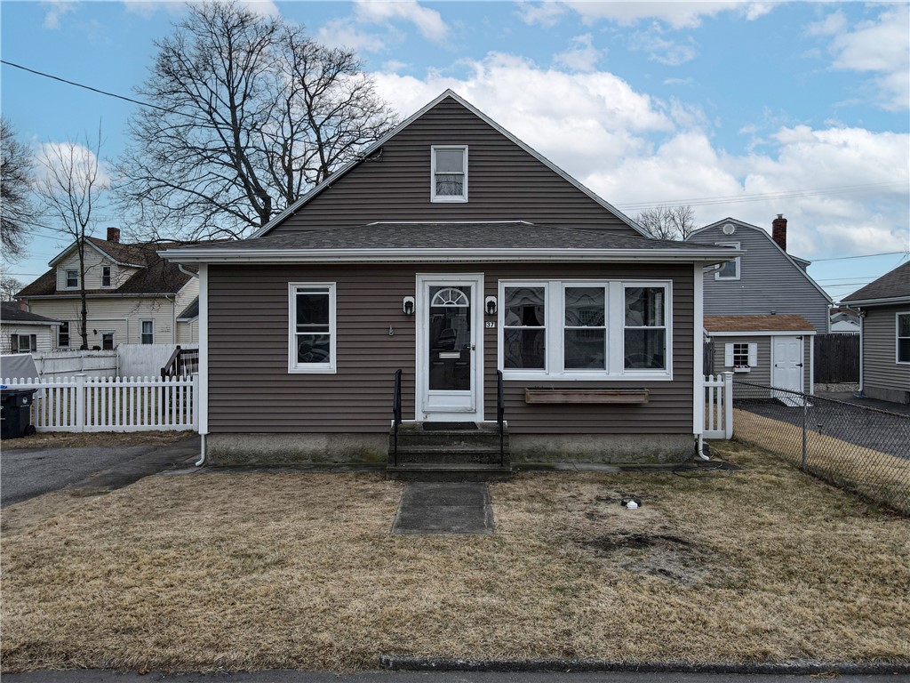 37 Windsor Road Pawtucket, RI 02861 - Photo 3 of 37