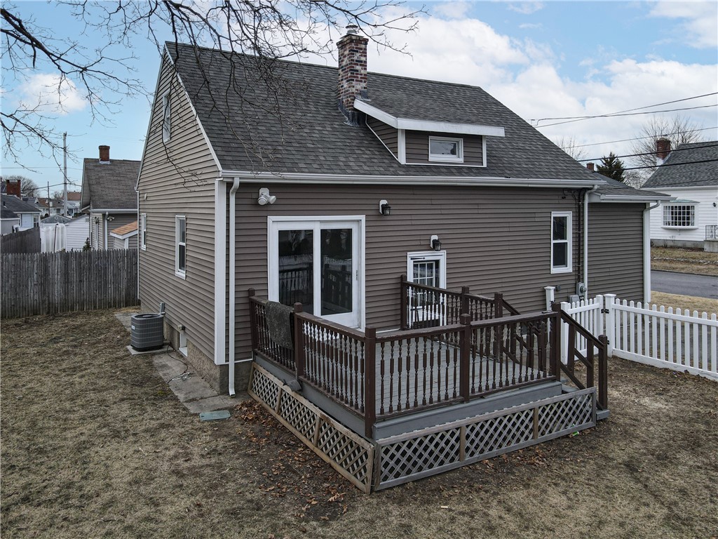 37 Windsor Road Pawtucket, RI 02861 - Photo 34 of 37