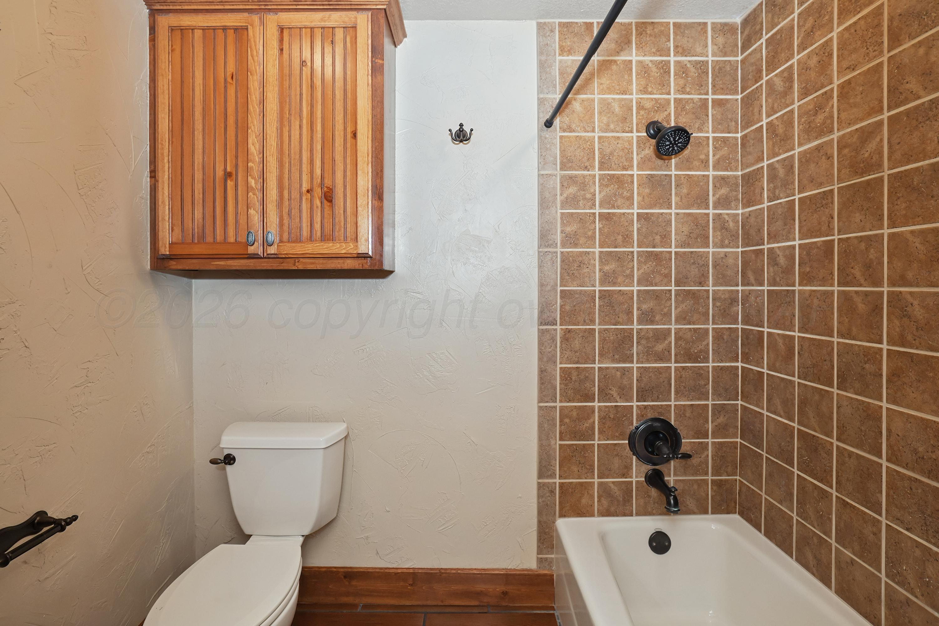 6000 Riley Elizabeth Place Amarillo, TX 79119 - Photo 20 of 35 2nd bathroom