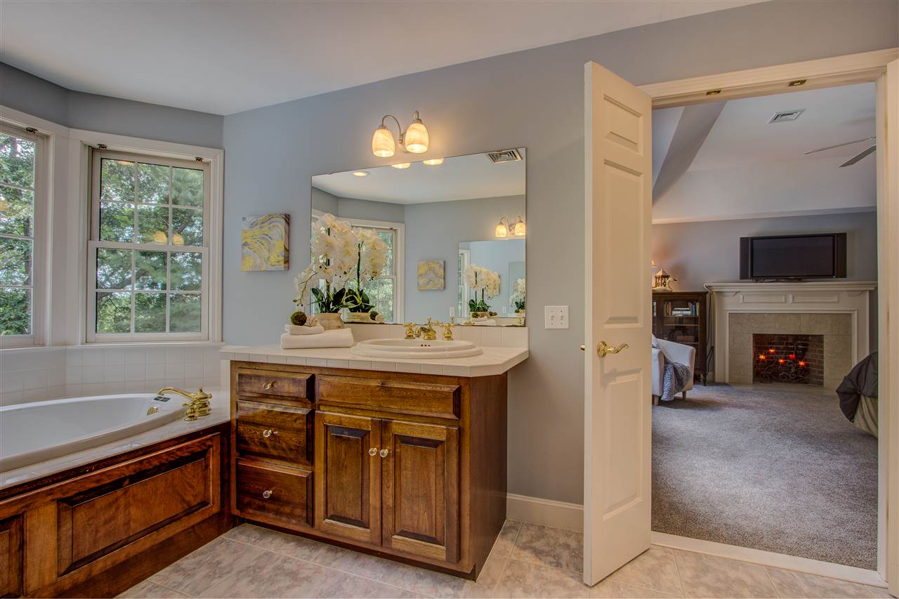 8 Merchant Road Hampton Falls, NH 03844 - Photo 24 of 36