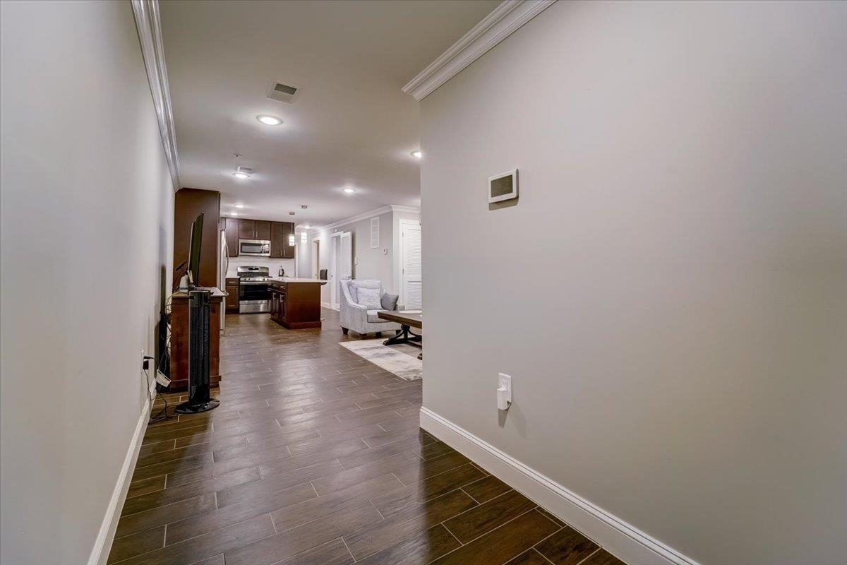 2765 John F. Kennedy Boulevard, Unit 1 Jersey City, NJ 07306 - Photo 17 of 33 a view of a living room